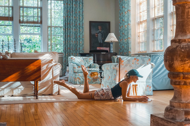 Luminaire vintage : l'intégrer dans un salon moderne