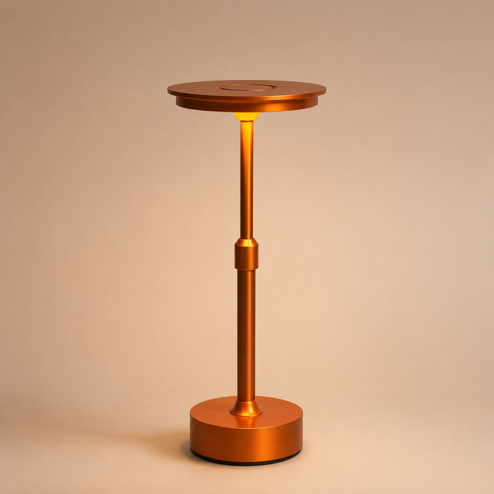Lampe Flambeau sur pied, finition orange cuivrée, base ronde et abat-jour assortis.