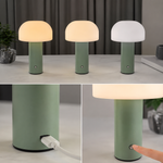 Pack de 3 lampes Portobello : abat-jour opale blanc, bases vert foncé et vert clair.