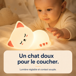 Veilleuse chat allongé blanche, lumière réglable, contact souple pour le coucher.