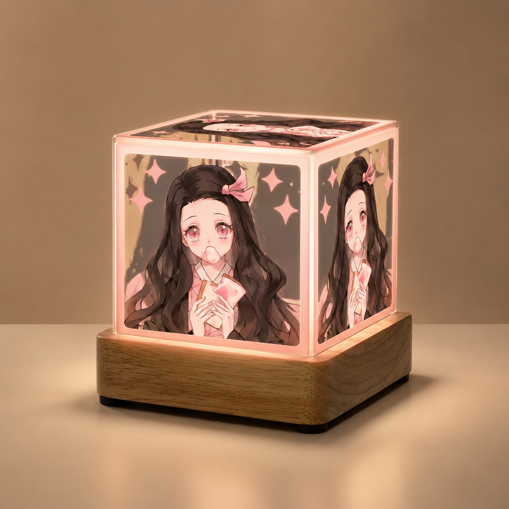 Lampe cube LED en bois clair, cube acrylique avec portrait de Nezuko et lumière intégrée