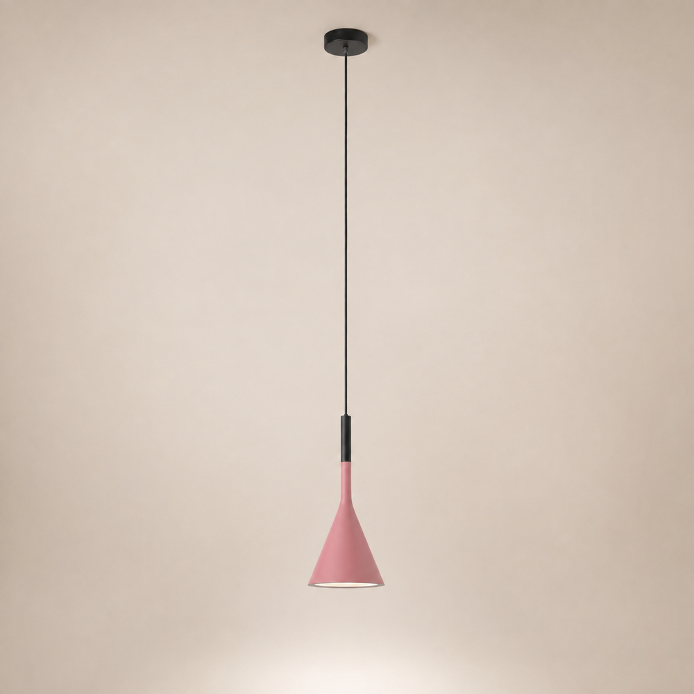 Lampe suspendue Trombe à abat-jour rose, tige noire et rosace au plafond noire