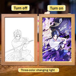 Cadre lumineux avec personnage en tenue sombre, visuel violet et lumière activée